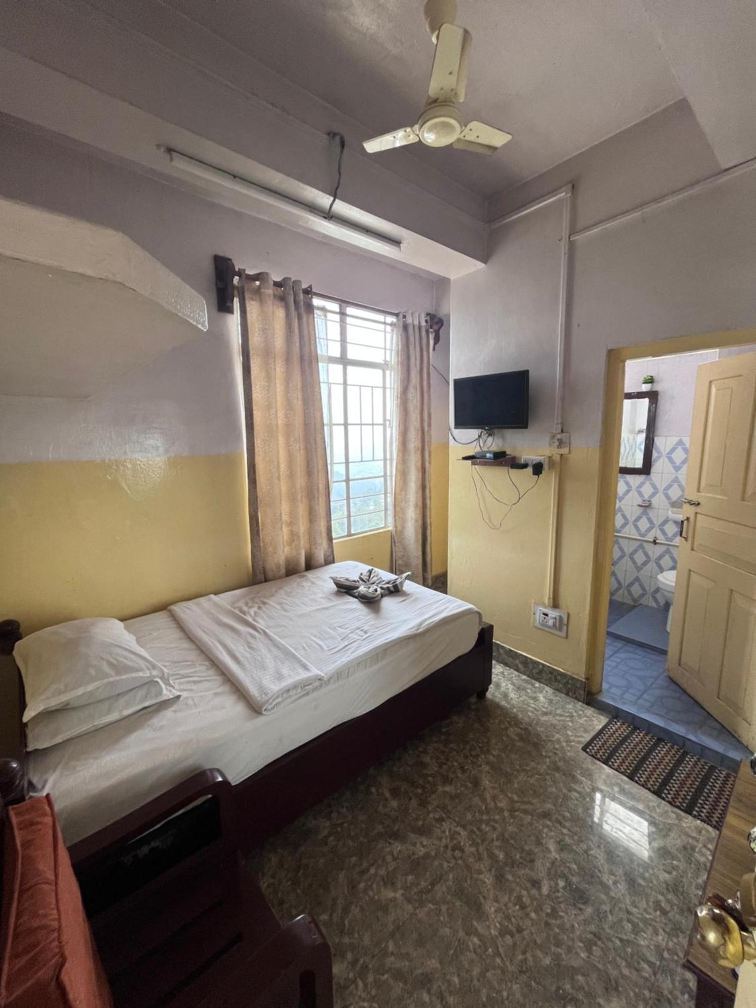 Jn Hotel Kohima Экстерьер фото